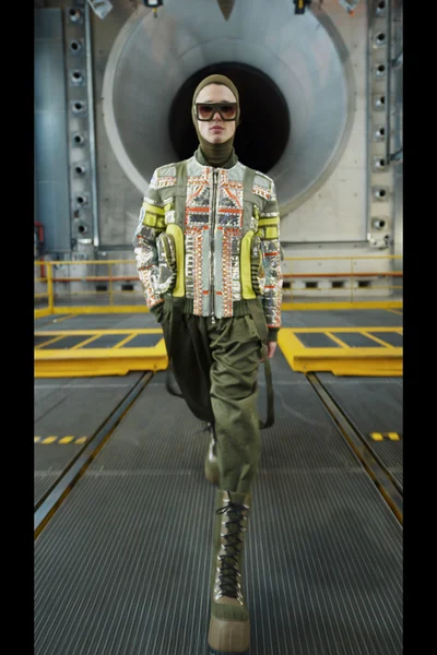Look 12